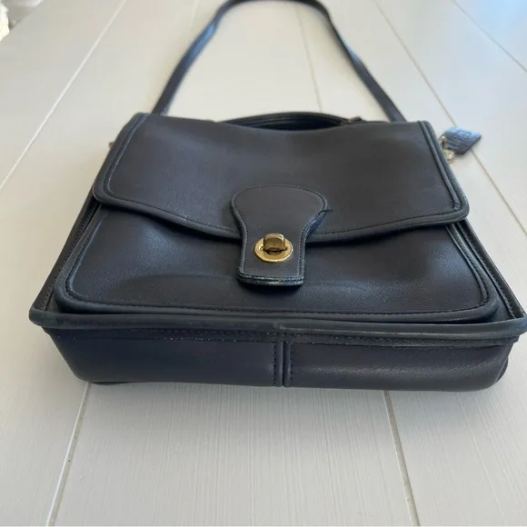 Vintage Coach Leather Bag Crossbody Satchel Purse Turnlock Flap Black 0260-301 - Picture 9 of 17